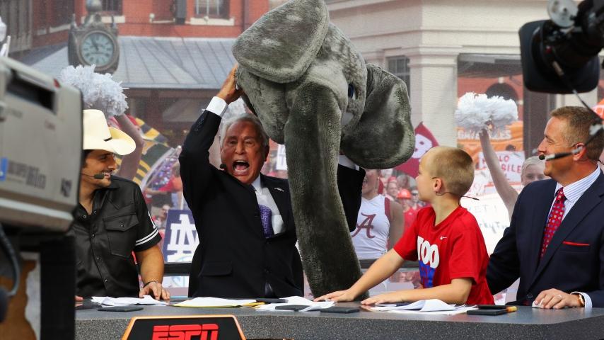 Lee Corso picks Alabama on ESPN College GameDay